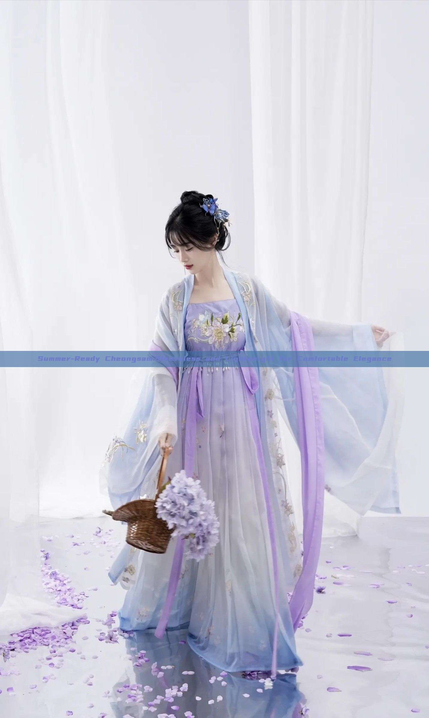 Summer-Ready Cheongsam:Sleeveless and Lightweight for Comfortable Elegance