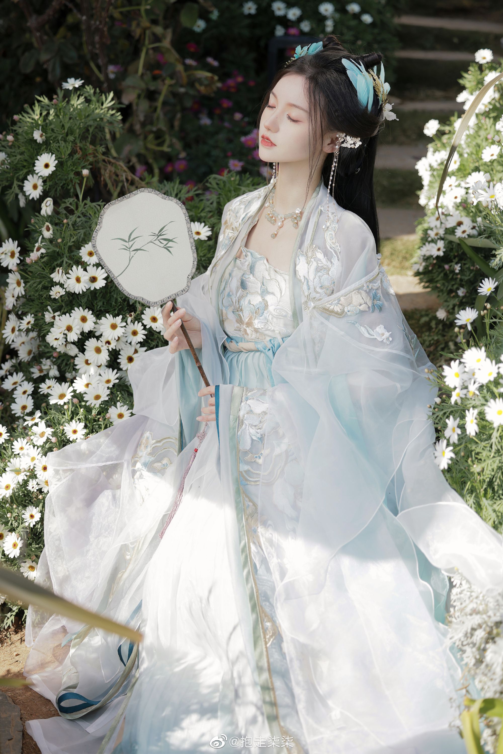 Ethereal Fashion:The Ultimate Guide to Styling Traditional Chinese Hanfu Shoes for Women Ethereal Fashion:The Ultimate Guide to Styling Traditional Chinese Hanfu Shoes for Women