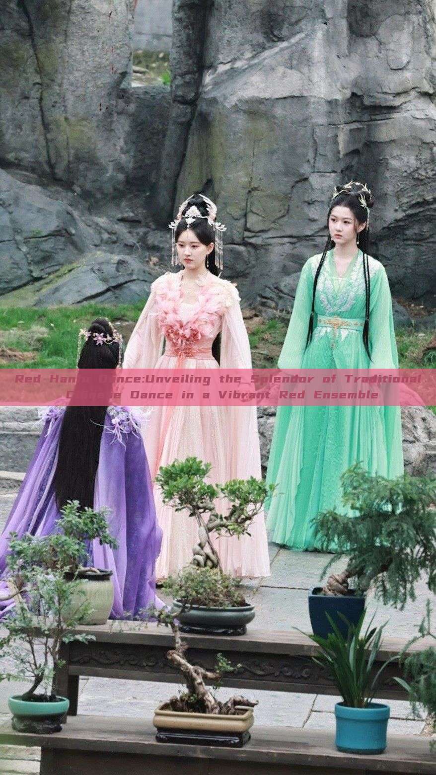 Red Hanfu Dance:Unveiling the Splendor of Traditional Chinese Dance in a Vibrant Red Ensemble