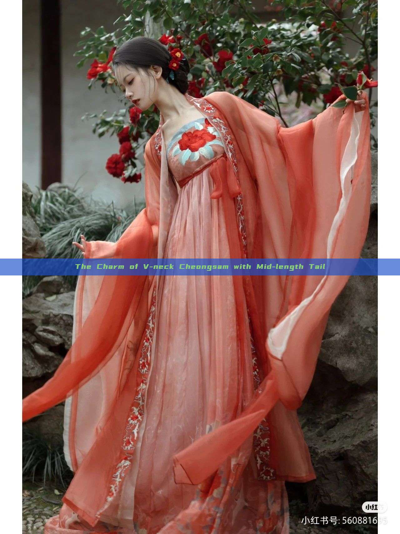 The Charm of V-neck Cheongsam with Mid-length Tail The Charm of V-neck Cheongsam with Mid-length Tail