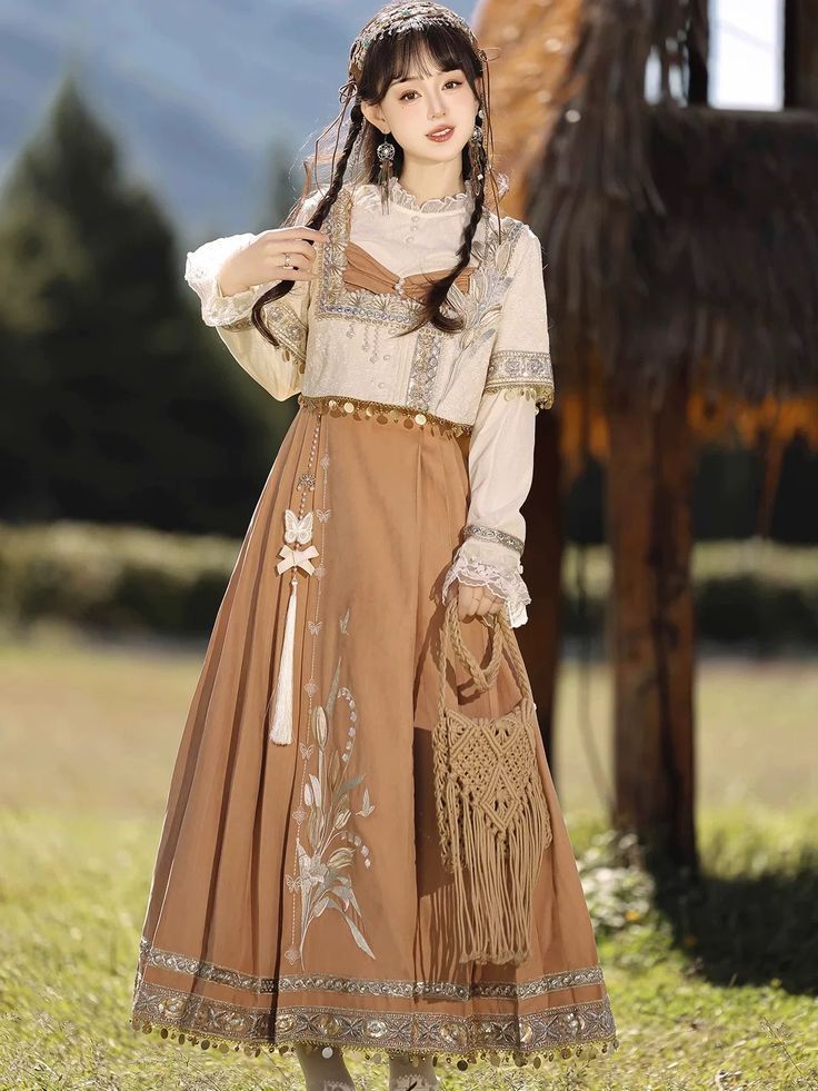 Vintage Embroidery on Adult Hanfu Hooded Cape and Robe for Women Vintage Embroidery on Adult Hanfu Hooded Cape and Robe for Women