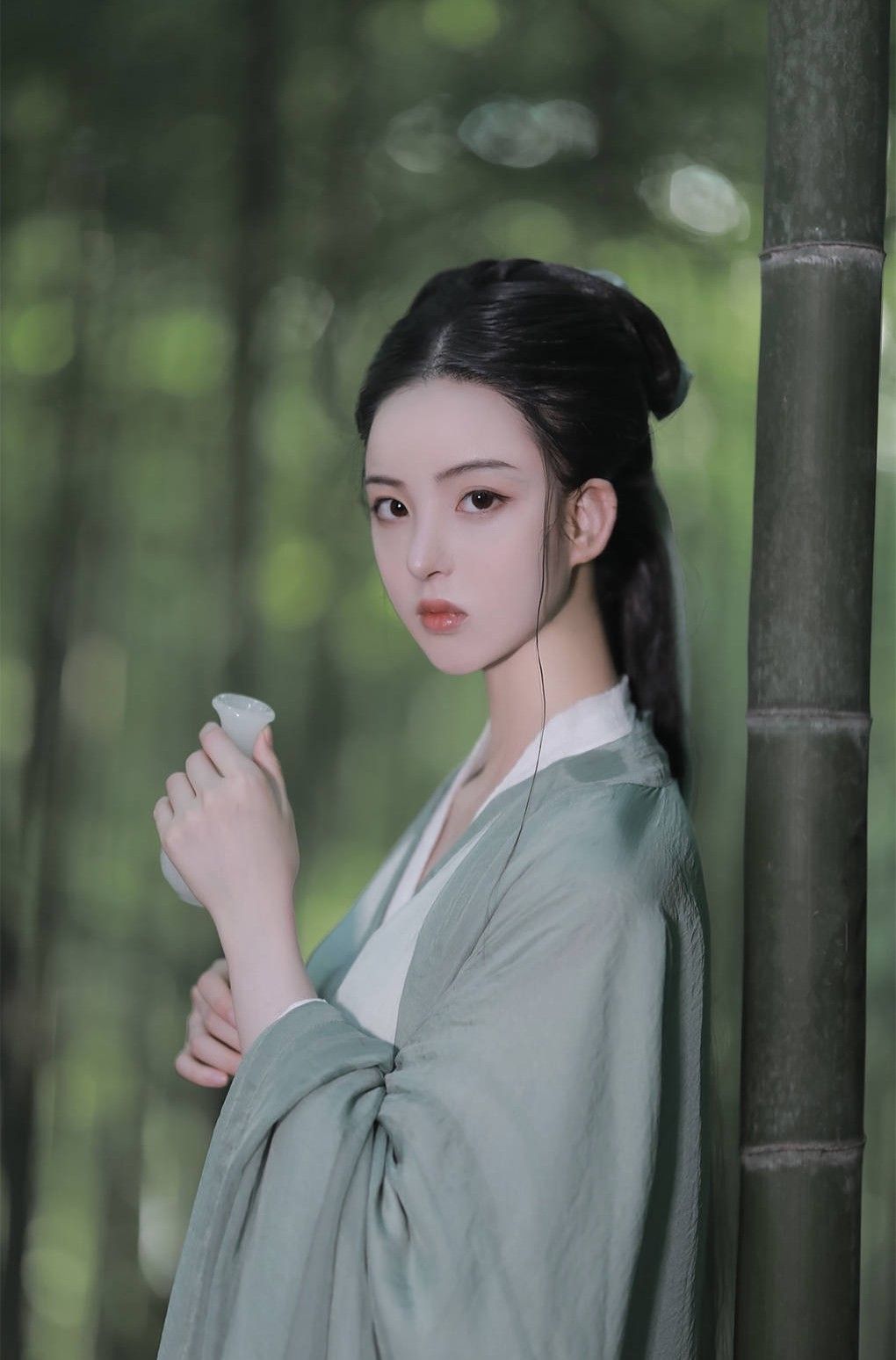 Double-Layer Pearl Necklace Qipao:A Blend of Elegance and Tradition Double-Layer Pearl Necklace Qipao:A Blend of Elegance and Tradition
