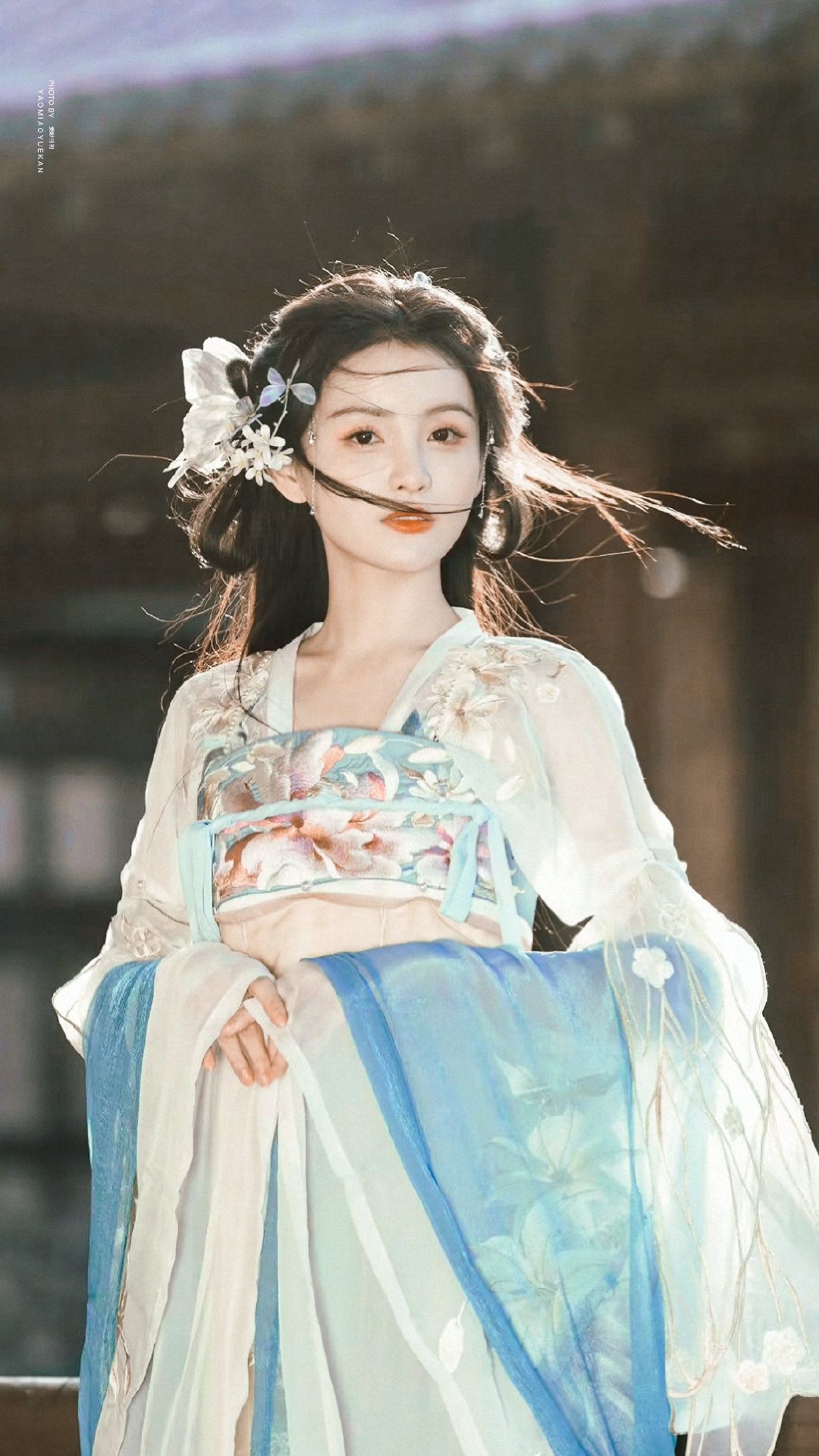 Little Girls in Traditional Chinese Hanfu Fashion for Summer Little Girls in Traditional Chinese Hanfu Fashion for Summer