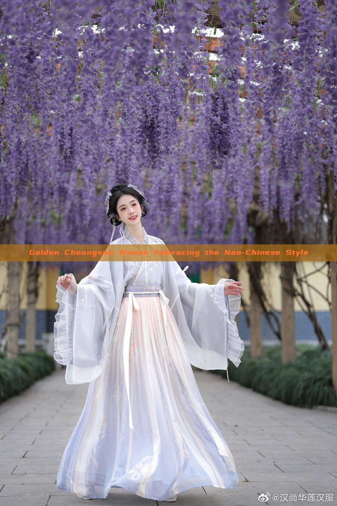 Golden Cheongsam Women Embracing the Neo-Chinese Style Golden Cheongsam Women Embracing the Neo-Chinese Style