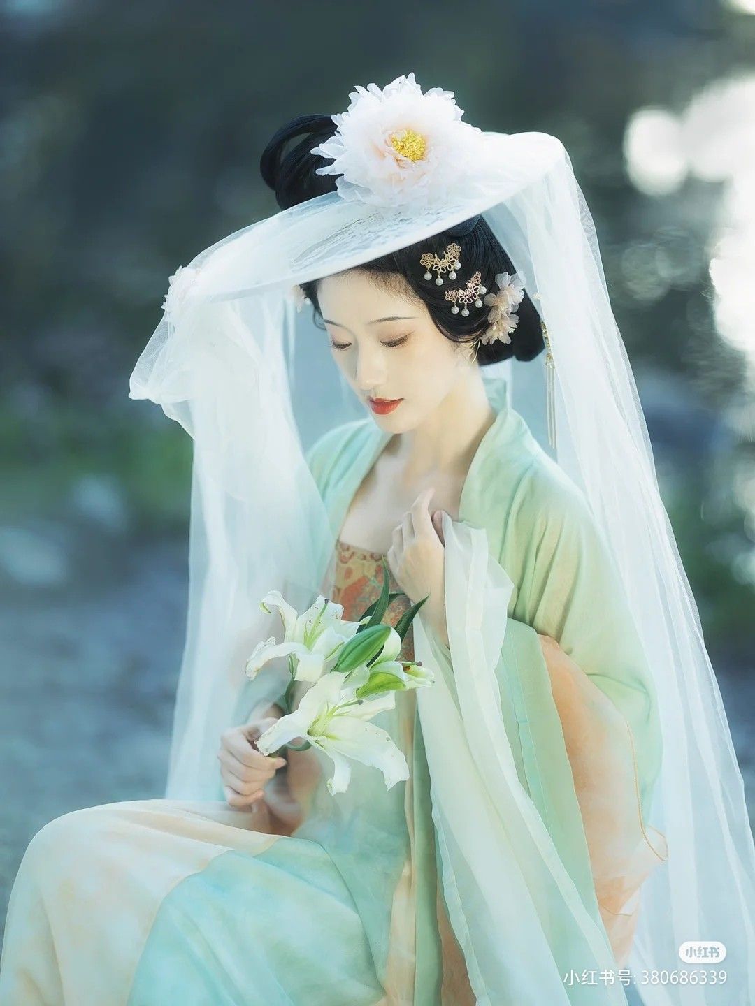 Winter Wrap for the Hanfu Princess:A Guide to Styling a Warm Cape for the汉服小公主 Winter Wrap for the Hanfu Princess:A Guide to Styling a Warm Cape for the汉服小公主