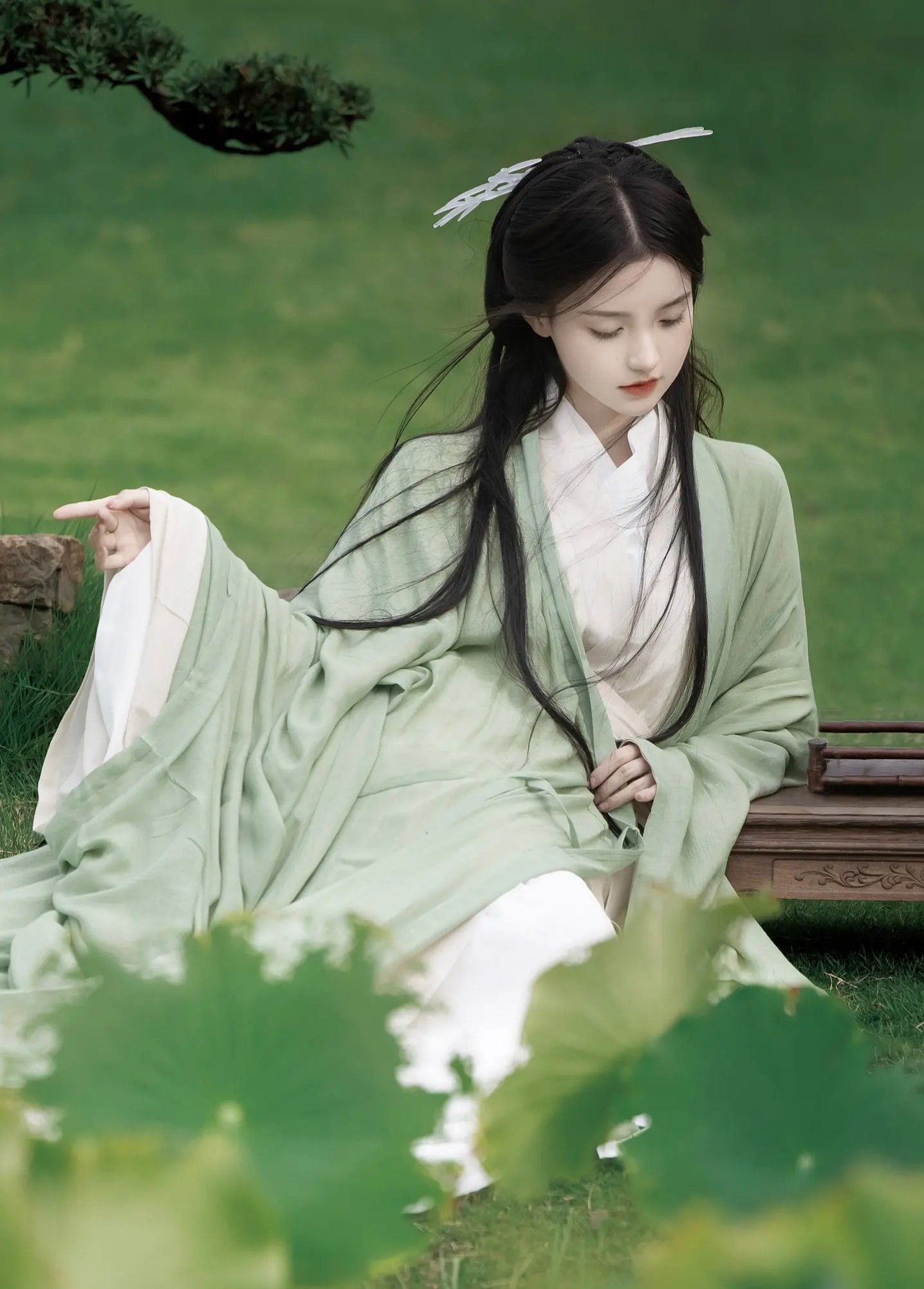 The Elegance of Lightweight Hanfu Capelets:A Closer Look into the Fashion of Thin Robes The Elegance of Lightweight Hanfu Capelets:A Closer Look into the Fashion of Thin Robes