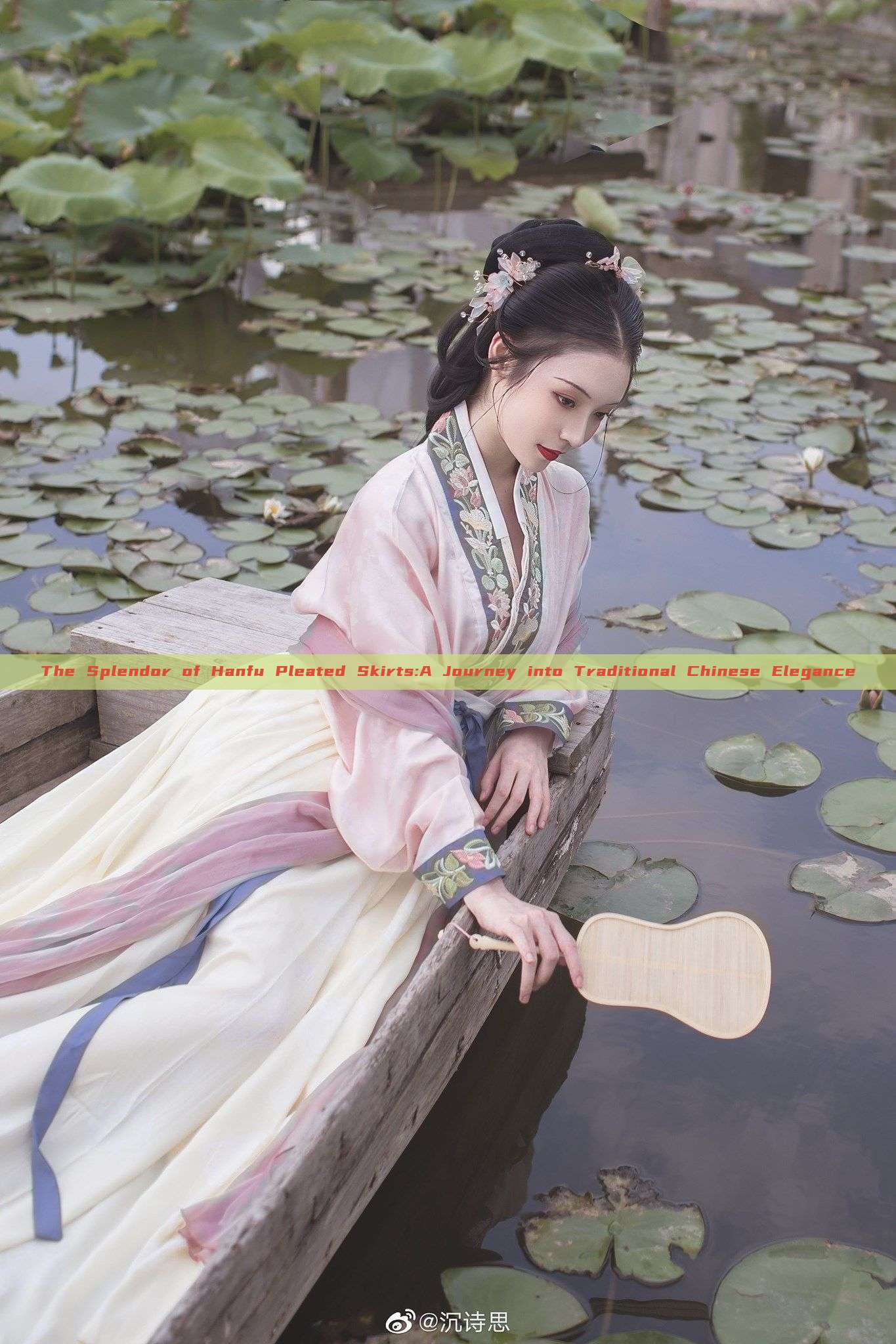 The Splendor of Hanfu Pleated Skirts:A Journey into Traditional Chinese Elegance The Splendor of Hanfu Pleated Skirts:A Journey into Traditional Chinese Elegance