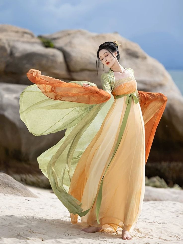 Elegance in Bloom:The Story of Yaran Cheongsam Factory Store Elegance in Bloom:The Story of Yaran Cheongsam Factory Store