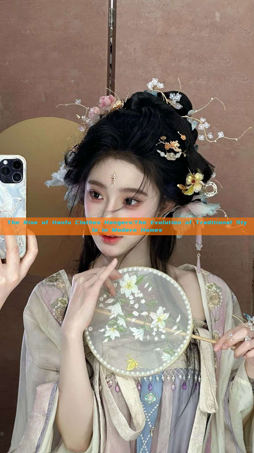 The Rise of Hanfu Clothes Hangers:The Evolution of Traditional Style in Modern Homes The Rise of Hanfu Clothes Hangers:The Evolution of Traditional Style in Modern Homes