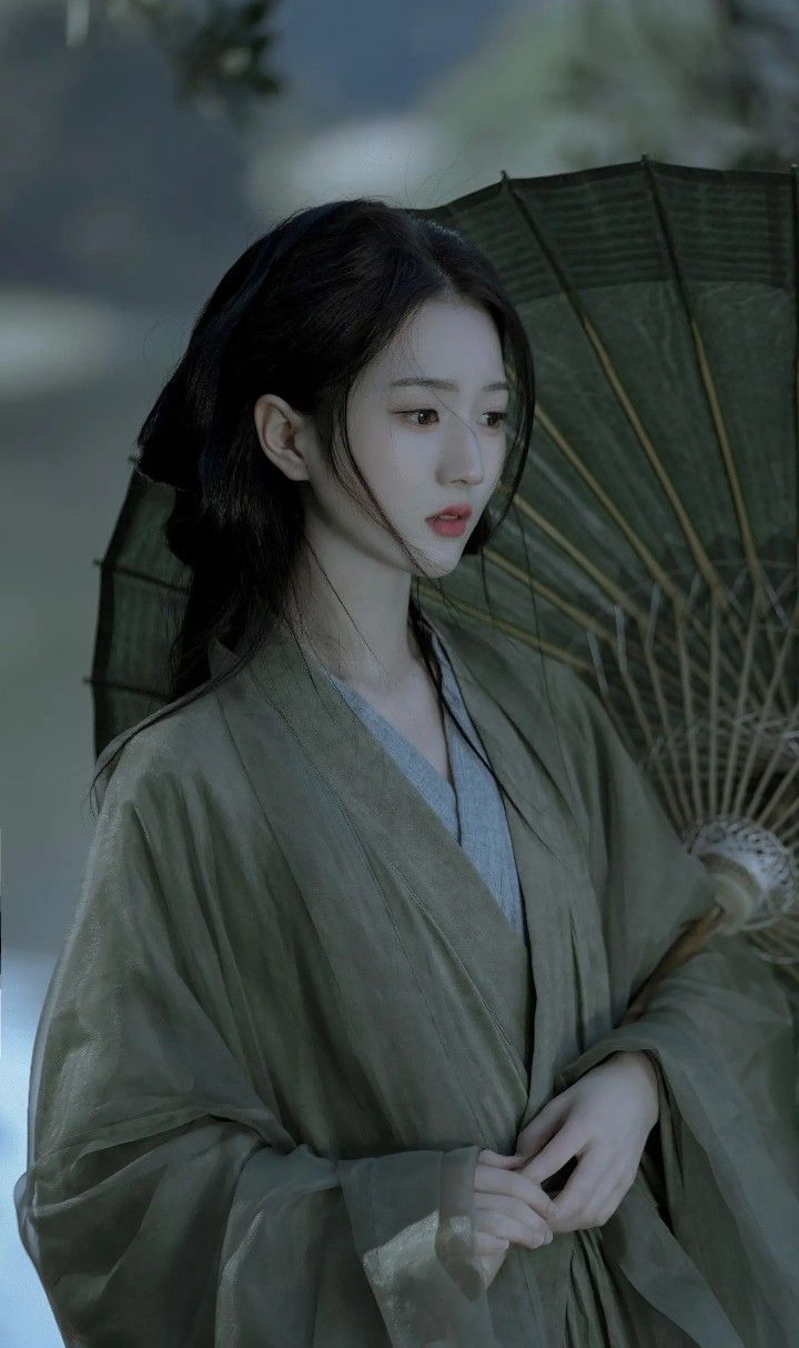 Winter Hanfu Hair Accessories:The Rise of Fake Hair for Traditional Headwear Winter Hanfu Hair Accessories:The Rise of Fake Hair for Traditional Headwear