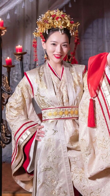 Winter in Traditional Hanfu Costumes:A Girl Childs Journey into Ancient Elegance Winter in Traditional Hanfu Costumes:A Girl Childs Journey into Ancient Elegance