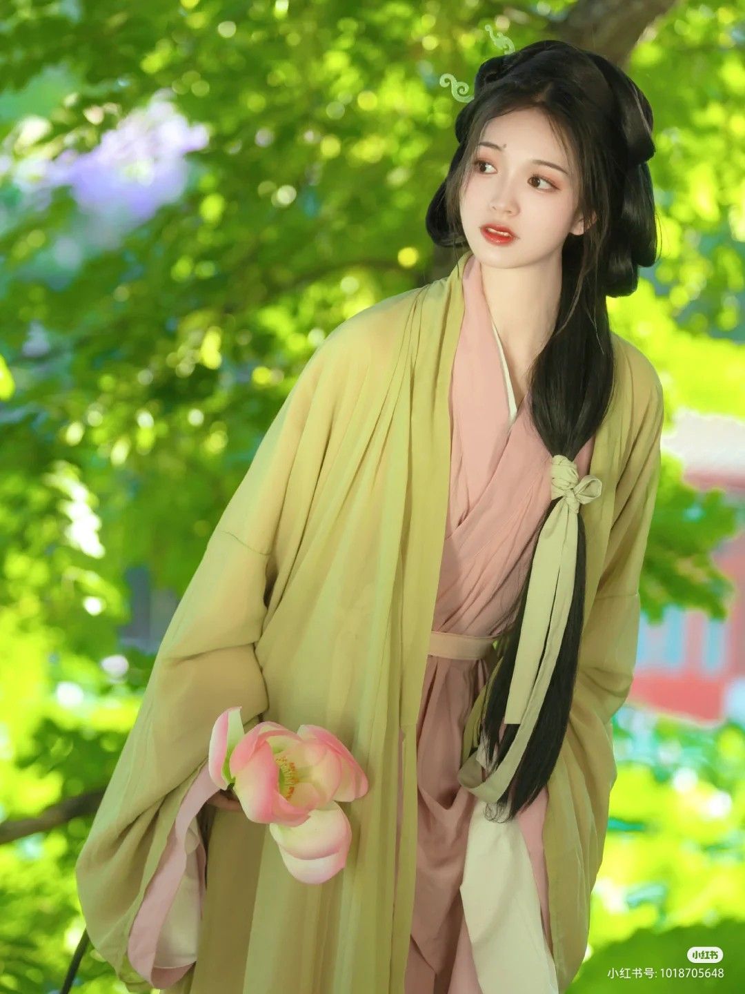 Winter Hanfu Fashion for a 12-Year-Old Girl:Embracing Traditional Elegance in the Cold Season Winter Hanfu Fashion for a 12-Year-Old Girl:Embracing Traditional Elegance in the Cold Season