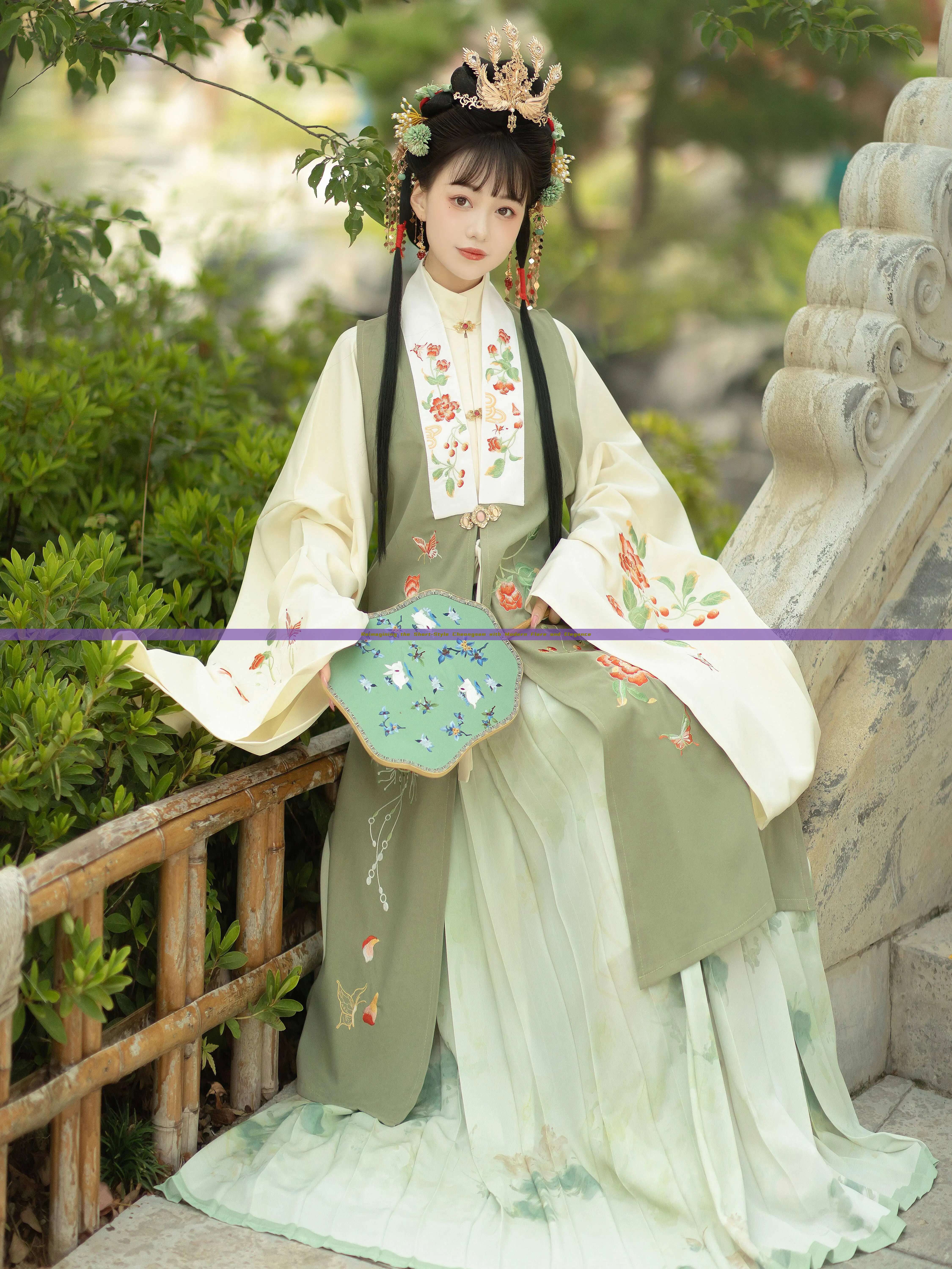 Reimagining the Short-Style Cheongsam with Modern Flare and Elegance Reimagining the Short-Style Cheongsam with Modern Flare and Elegance