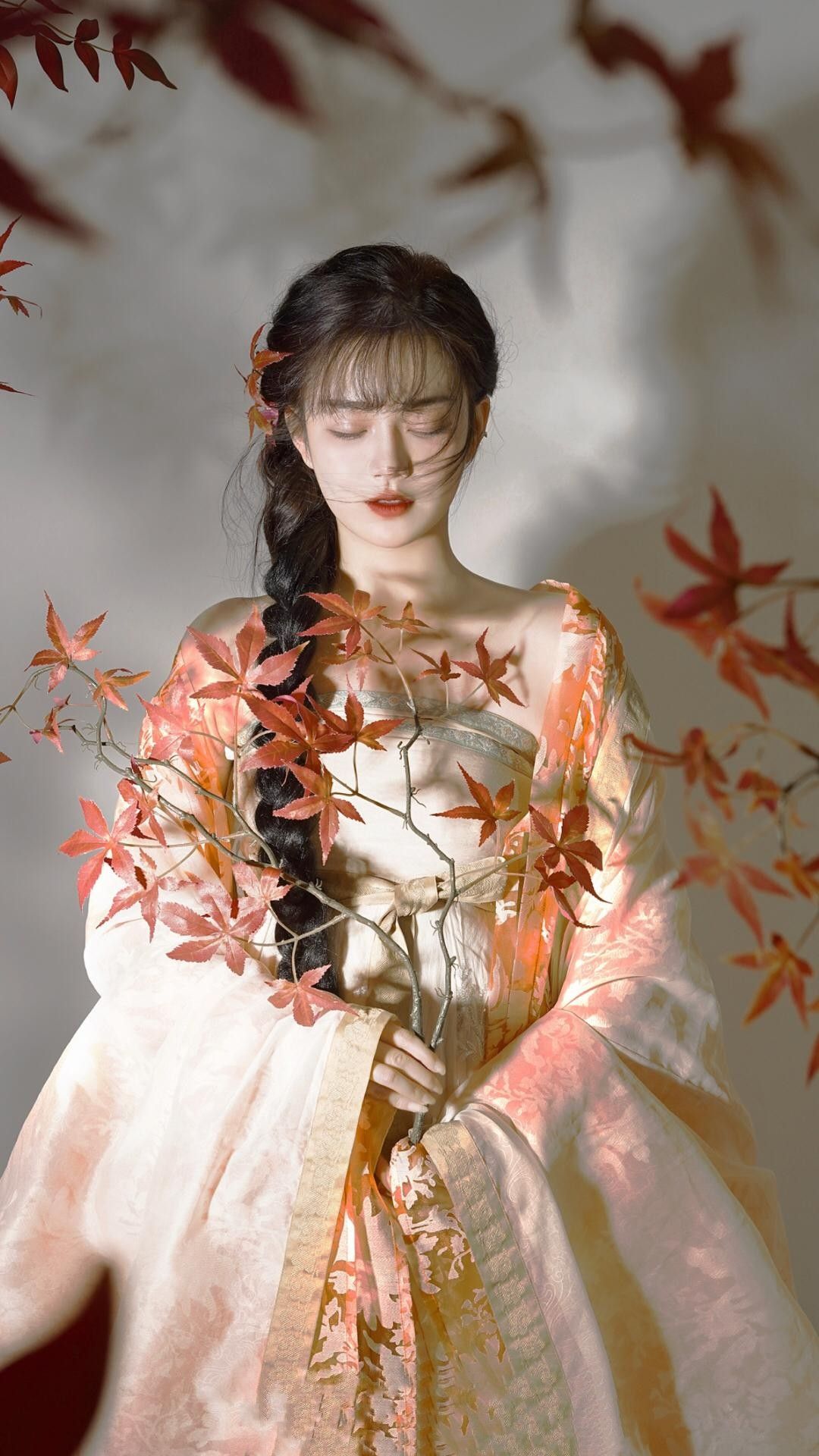 Hangzhou Silk Cheongsam Dress:The Charm of Xiangyunsha Hangzhou Silk Cheongsam Dress:The Charm of Xiangyunsha