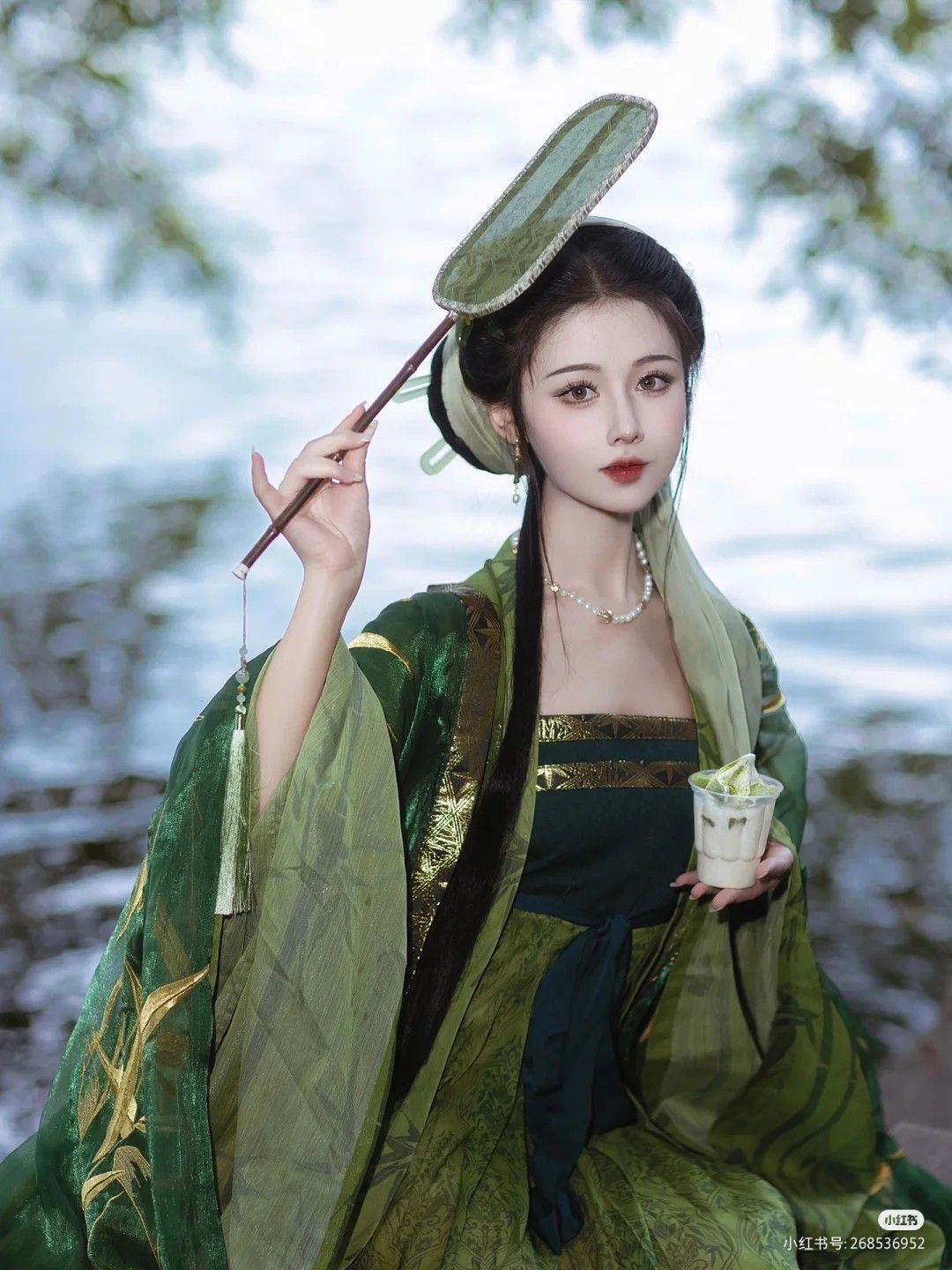 The Inner衬裤 of the Horseface Skirt:A Closer Look into Traditional Chinese Clothing The Inner衬裤 of the Horseface Skirt:A Closer Look into Traditional Chinese Clothing