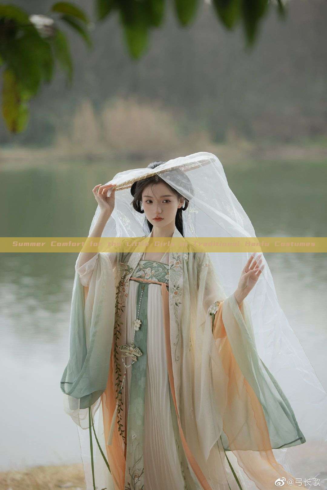 Summer Comfort for the Little Girls in Traditional Hanfu Costumes Summer Comfort for the Little Girls in Traditional Hanfu Costumes
