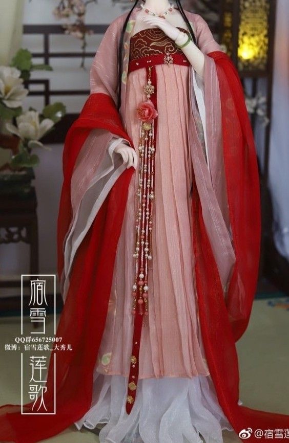 Innovative Girls Traditional Chinese Hanfu Dress:A Blend of Modern Fashion and Cultural Heritage Innovative Girls Traditional Chinese Hanfu Dress:A Blend of Modern Fashion and Cultural Heritage