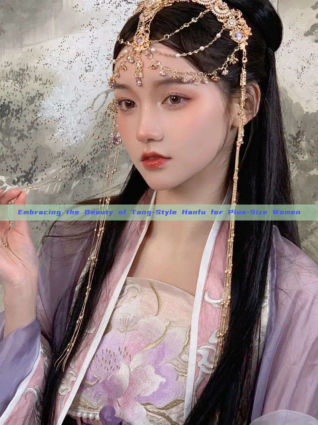 Embracing the Beauty of Tang-Style Hanfu for Plus-Size Women Embracing the Beauty of Tang-Style Hanfu for Plus-Size Women