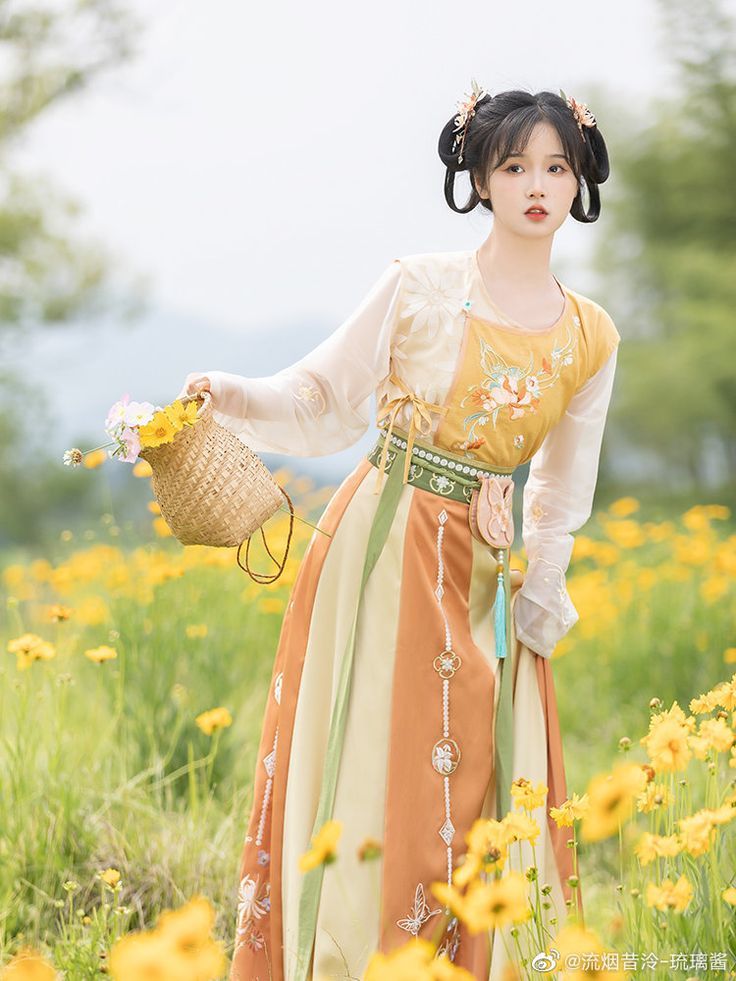 Youthful Pink Cheongsam:A Fashion Statement of Modern Elegance Youthful Pink Cheongsam:A Fashion Statement of Modern Elegance