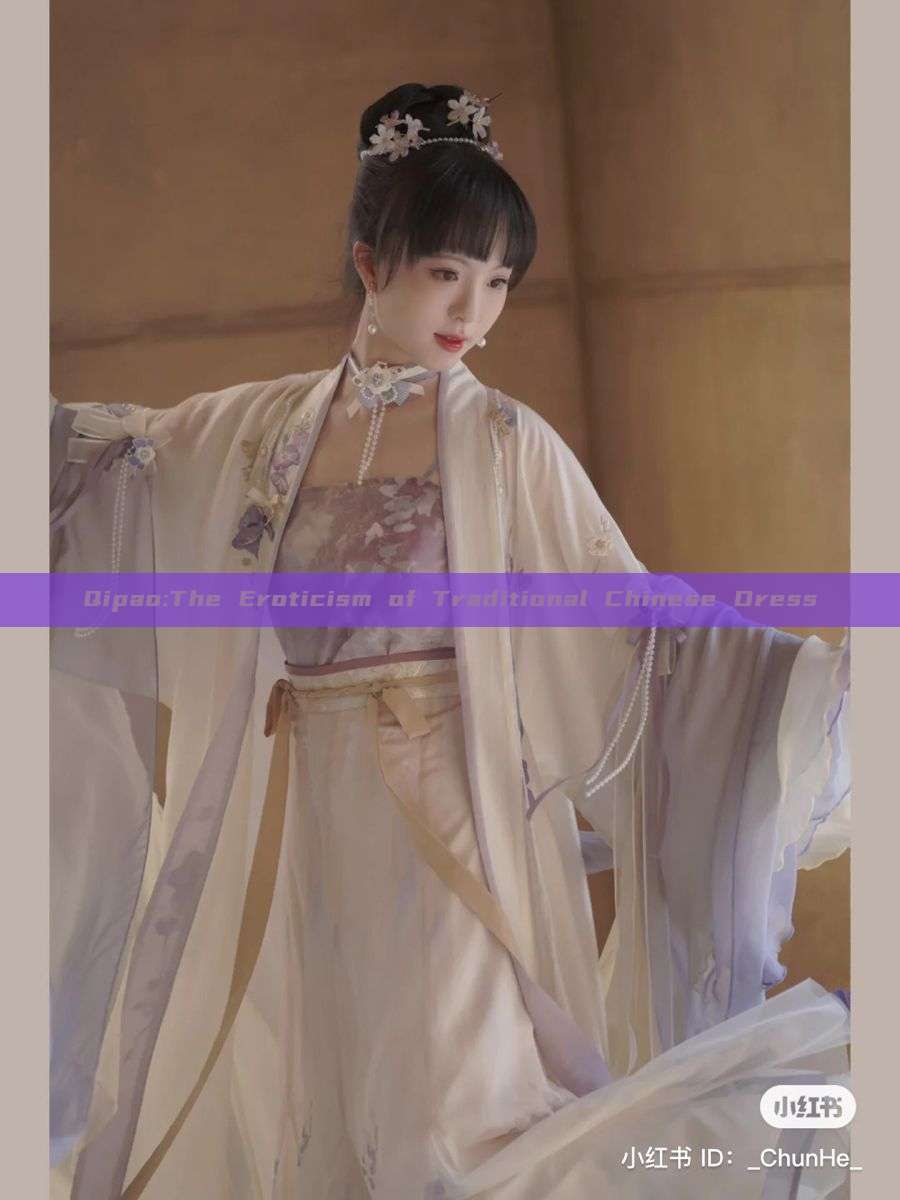 Qipao:The Eroticism of Traditional Chinese Dress Qipao:The Eroticism of Traditional Chinese Dress
