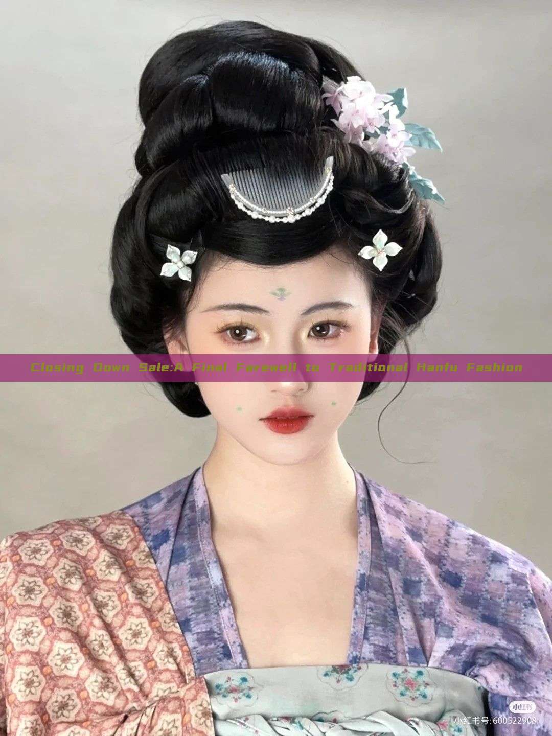 Closing Down Sale:A Final Farewell to Traditional Hanfu Fashion Closing Down Sale:A Final Farewell to Traditional Hanfu Fashion