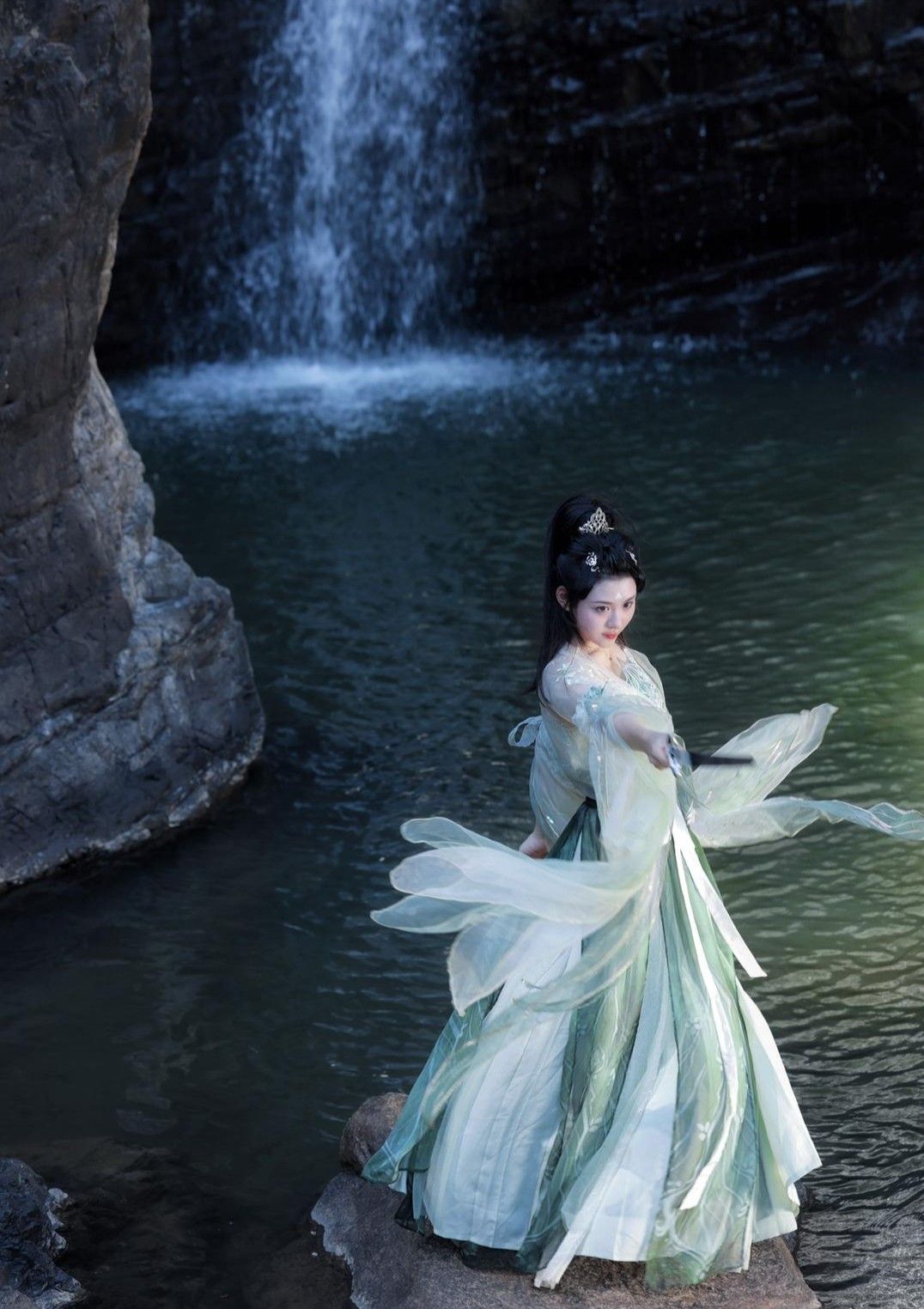 The Pipa Maiden in Hanfu:A Tale of Traditional Beauty and Music The Pipa Maiden in Hanfu:A Tale of Traditional Beauty and Music