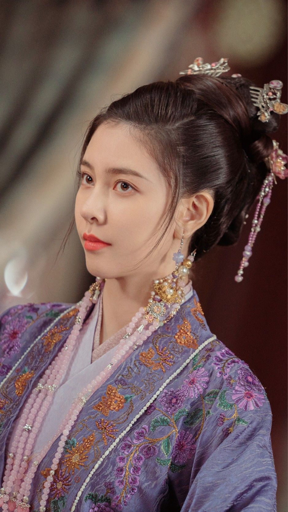 Cheongsam-Inspired Wigs and Clutch Bags:A Blend of Traditional Elegance and Modern Convenience Cheongsam-Inspired Wigs and Clutch Bags:A Blend of Traditional Elegance and Modern Convenience