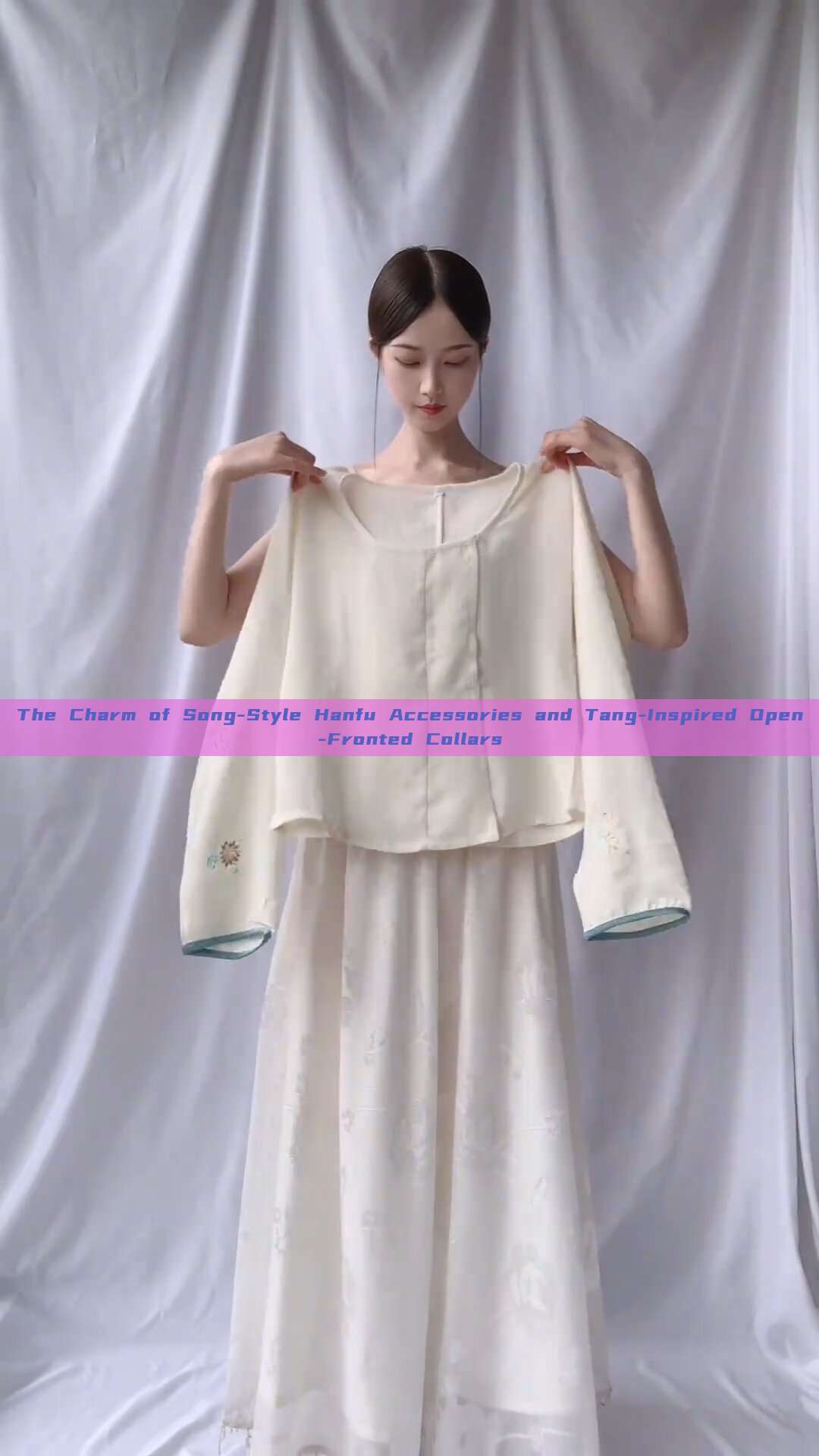 The Charm of Song-Style Hanfu Accessories and Tang-Inspired Open-Fronted Collars The Charm of Song-Style Hanfu Accessories and Tang-Inspired Open-Fronted Collars