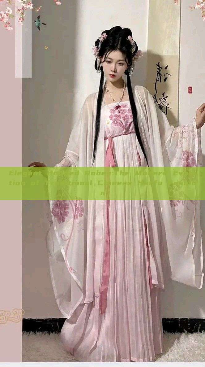 Elegant Hooded Robes:The Modern Evolution of Traditional Chinese Hanfu Fashion Elegant Hooded Robes:The Modern Evolution of Traditional Chinese Hanfu Fashion