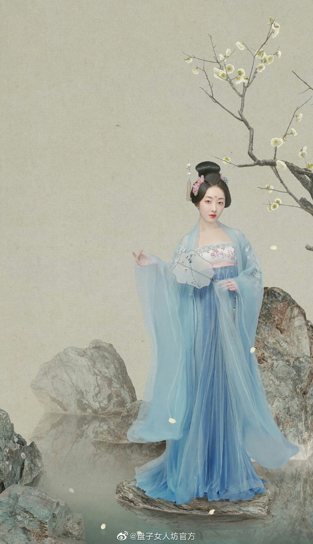 The Origin of Peach Blossom Sequence:Unveiling the Reversing Scales of Original Hanfu Fashion The Origin of Peach Blossom Sequence:Unveiling the Reversing Scales of Original Hanfu Fashion