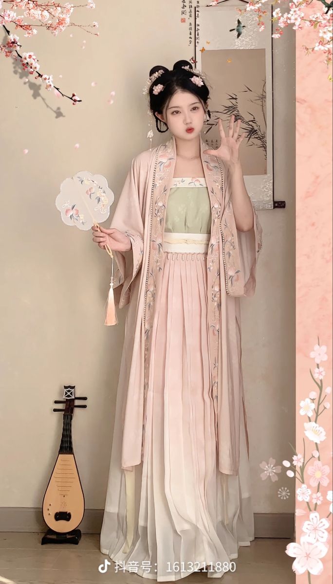 Elegant Black Qipao:The New Chinese-Style Long Dress