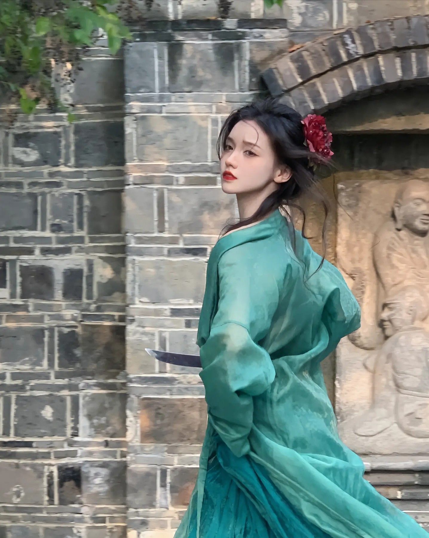 The Allure of Long-Style Cheongsam in Summer