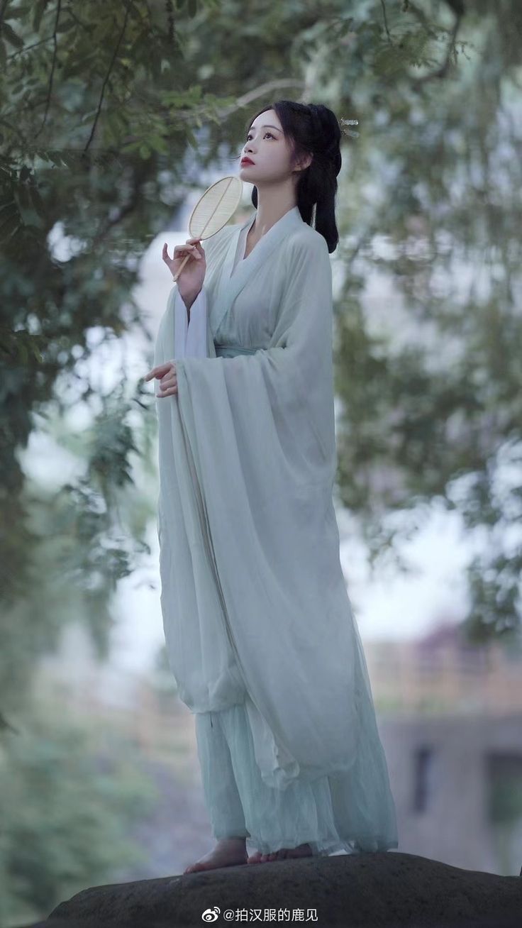 The Joy of a Summer Qipao for the Brides Mother at the Wedding Banquet The Joy of a Summer Qipao for the Brides Mother at the Wedding Banquet