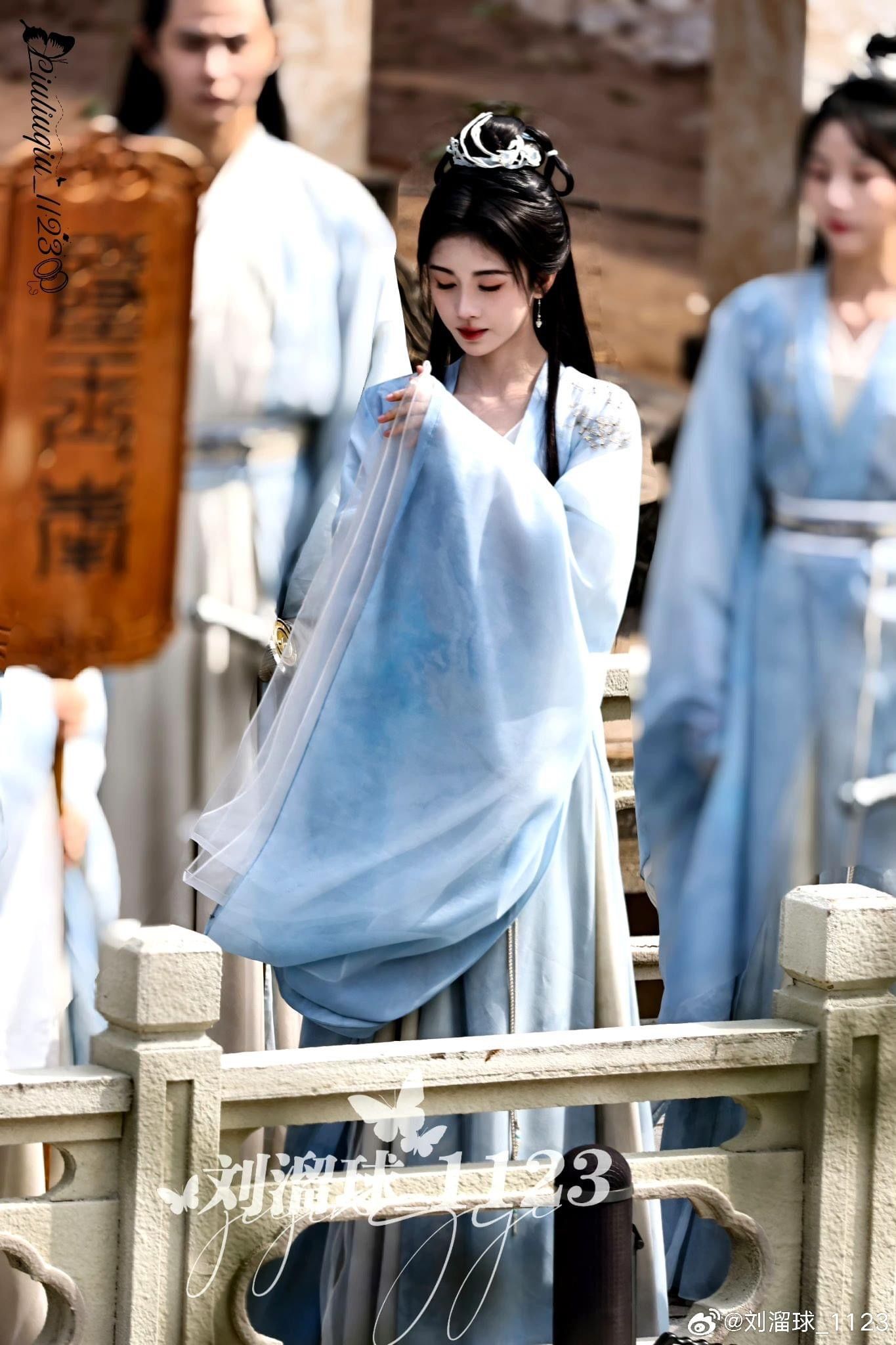 Traditional Tang-Style Chinese Womens Fashion for Spring and Summer Traditional Tang-Style Chinese Womens Fashion for Spring and Summer