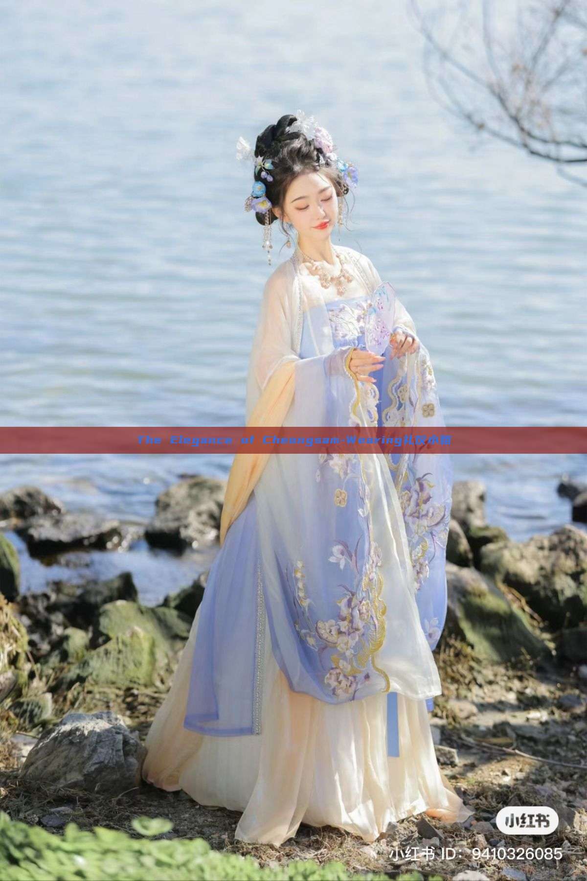 The Elegance of Cheongsam-Wearing礼仪小姐 The Elegance of Cheongsam-Wearing礼仪小姐