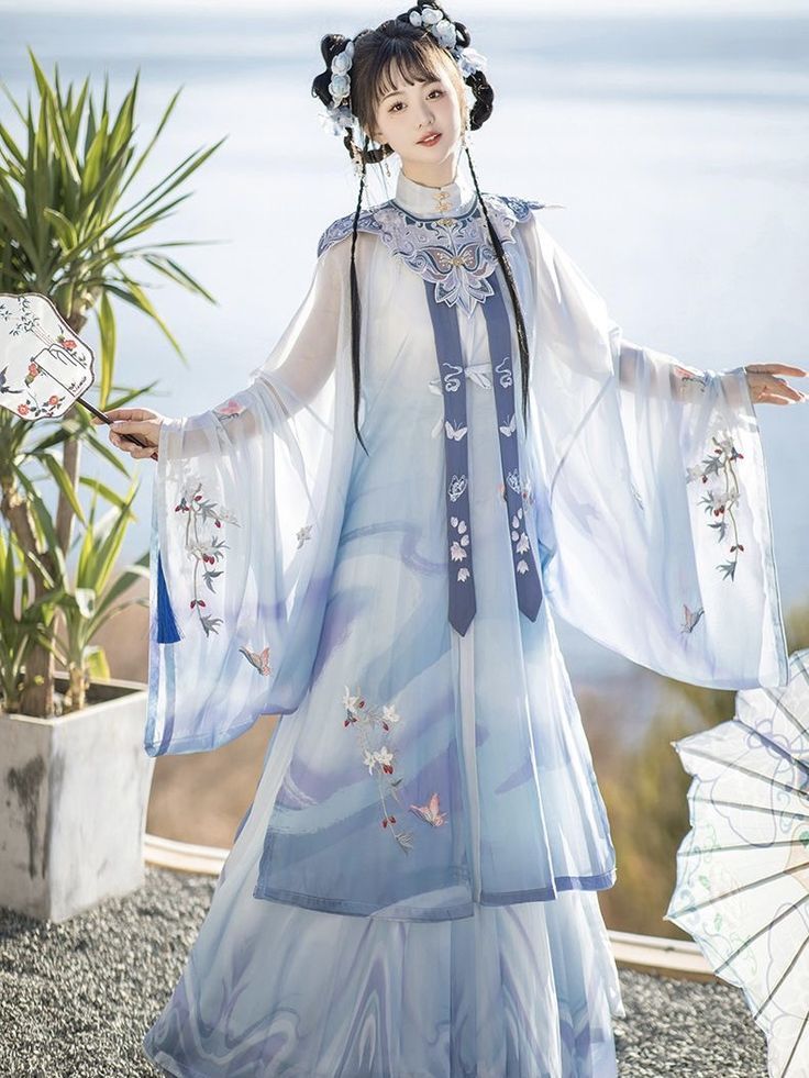 Reinventing the Cheongsam for the Petite Summer Beauty:Tailored for Comfort and Style Reinventing the Cheongsam for the Petite Summer Beauty:Tailored for Comfort and Style