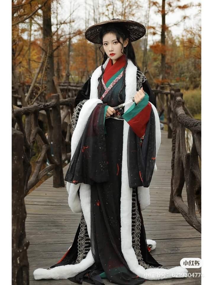 Embracing Tradition:The 2024 New Collection of Stylish Qipao at Fashion Shows Embracing Tradition:The 2024 New Collection of Stylish Qipao at Fashion Shows
