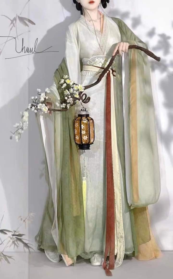 Advanced Maternal-Child Cosplay:Traditional Hanfu Fashion in Modern Times Advanced Maternal-Child Cosplay:Traditional Hanfu Fashion in Modern Times