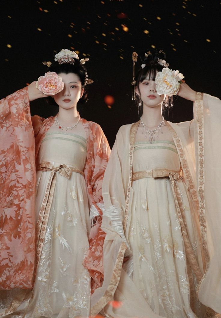 White Qipao Women:A Cultural Icon and Fashion Statement White Qipao Women:A Cultural Icon and Fashion Statement