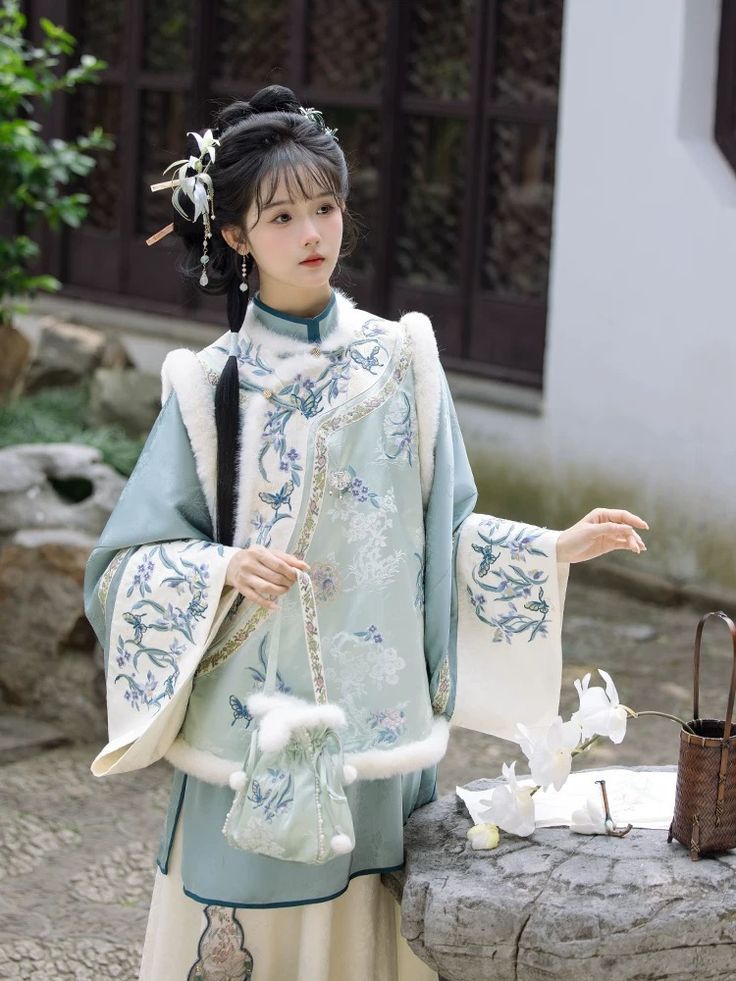 Embracing Curves:The Rise of Plus-Size Cheongsam and Dress Trends Embracing Curves:The Rise of Plus-Size Cheongsam and Dress Trends