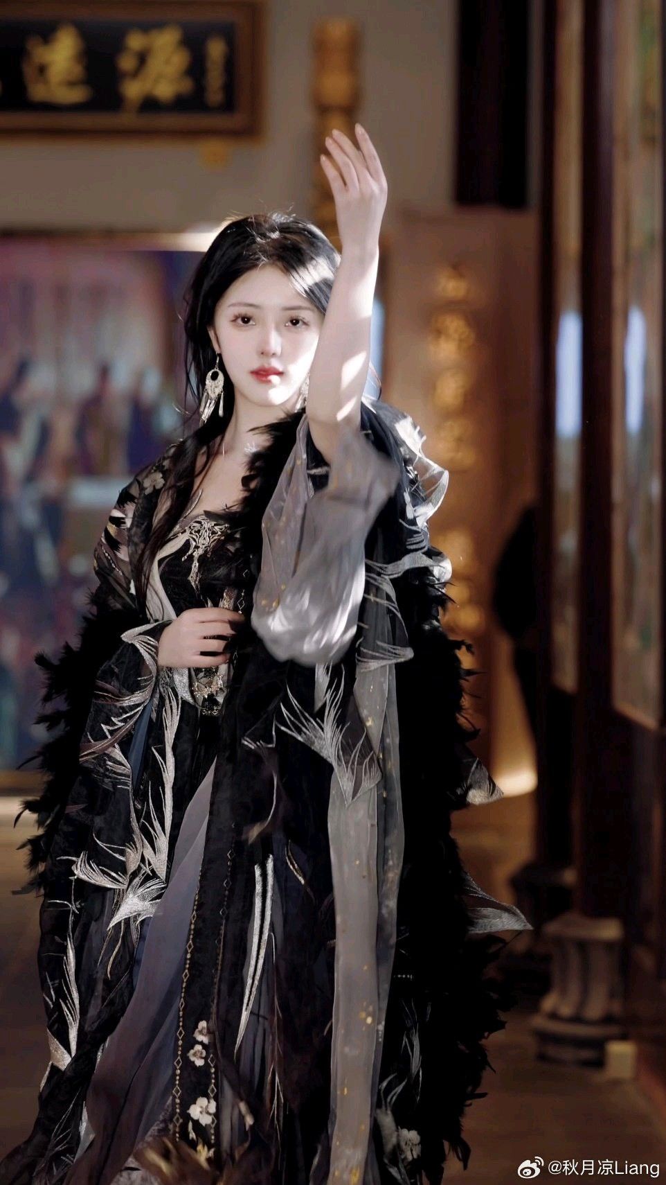 Plus Size Fashion:The Rise of the Oversized Cheongsam Skirt with Horseface Pattern Plus Size Fashion:The Rise of the Oversized Cheongsam Skirt with Horseface Pattern