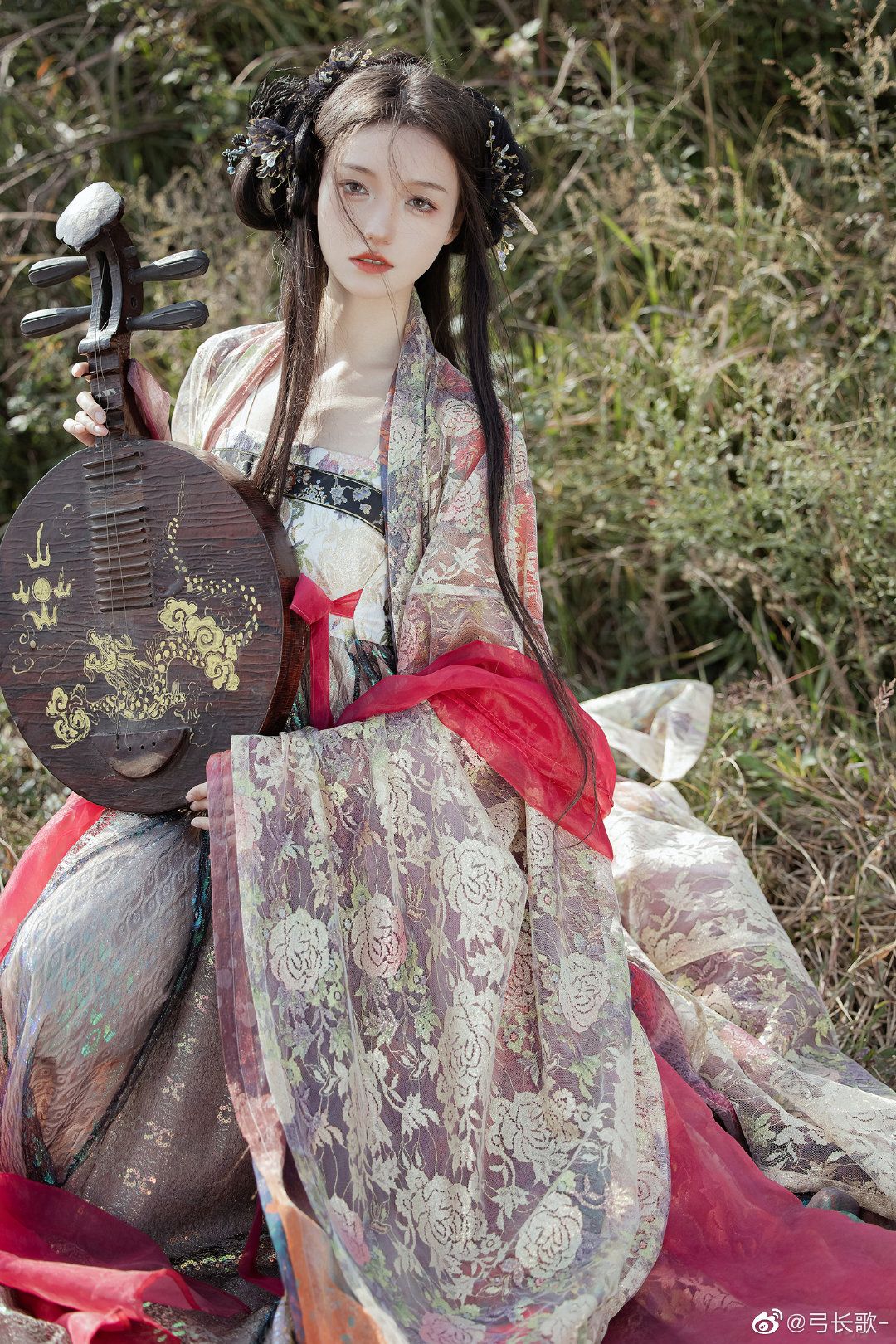 The Cheongsam:A Glimpse of the Aristocratic Miss of the Republic of China in Her Evening Gown The Cheongsam:A Glimpse of the Aristocratic Miss of the Republic of China in Her Evening Gown