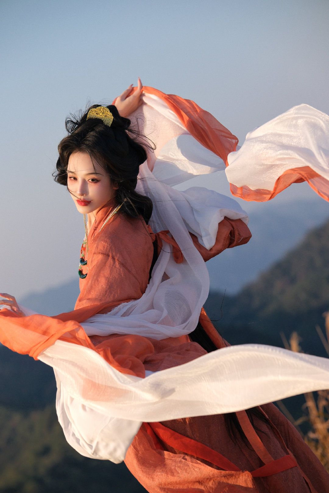 Ming Dynasty Hanfu Headdress:A Glimpse into the Splendor of Traditional Chinese Hair Accessories Ming Dynasty Hanfu Headdress:A Glimpse into the Splendor of Traditional Chinese Hair Accessories