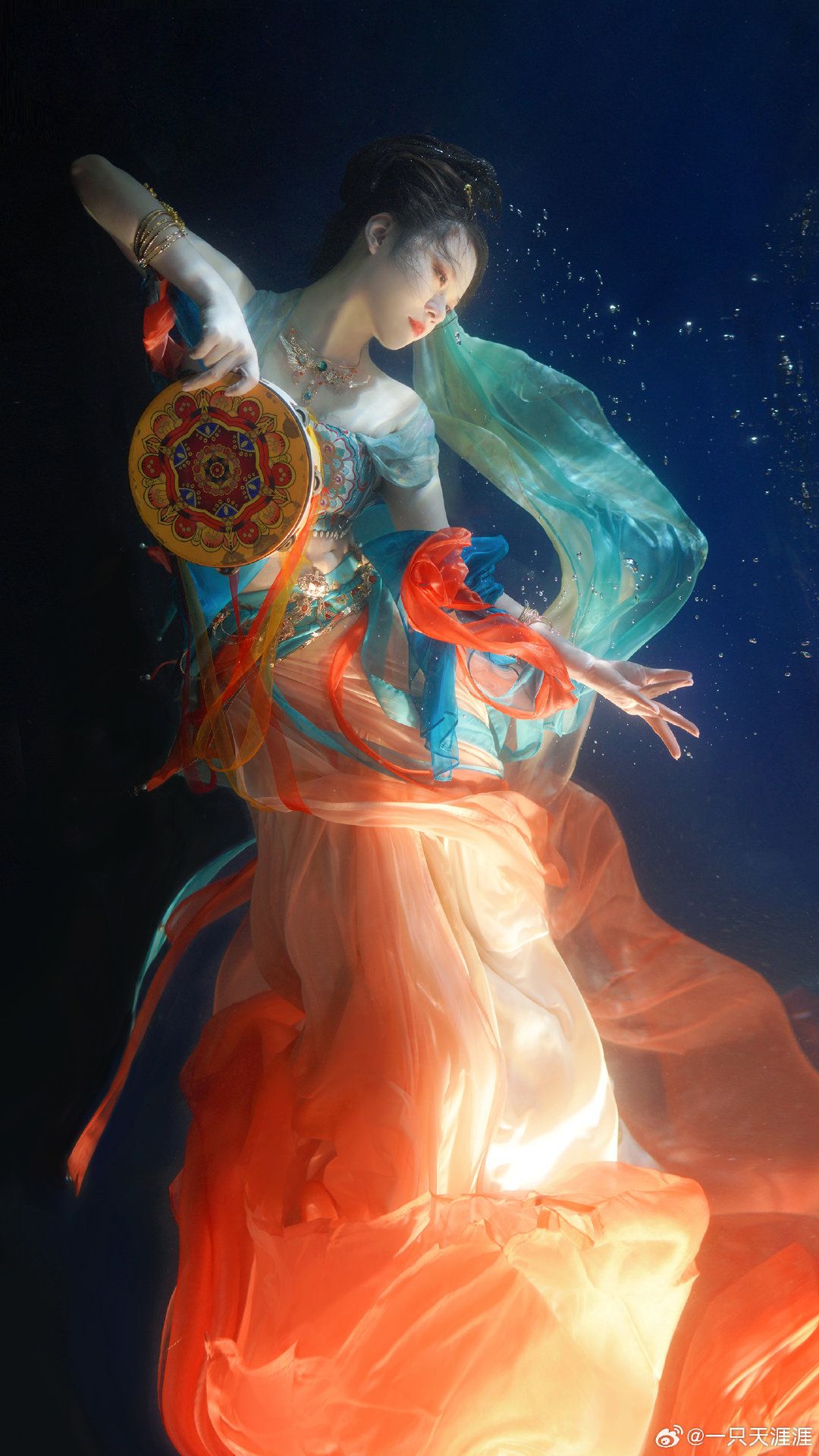 Encounter with the Divine Deer in the Realm of Hanfu:A Journey with Thirteen Surplus Encounter with the Divine Deer in the Realm of Hanfu:A Journey with Thirteen Surplus