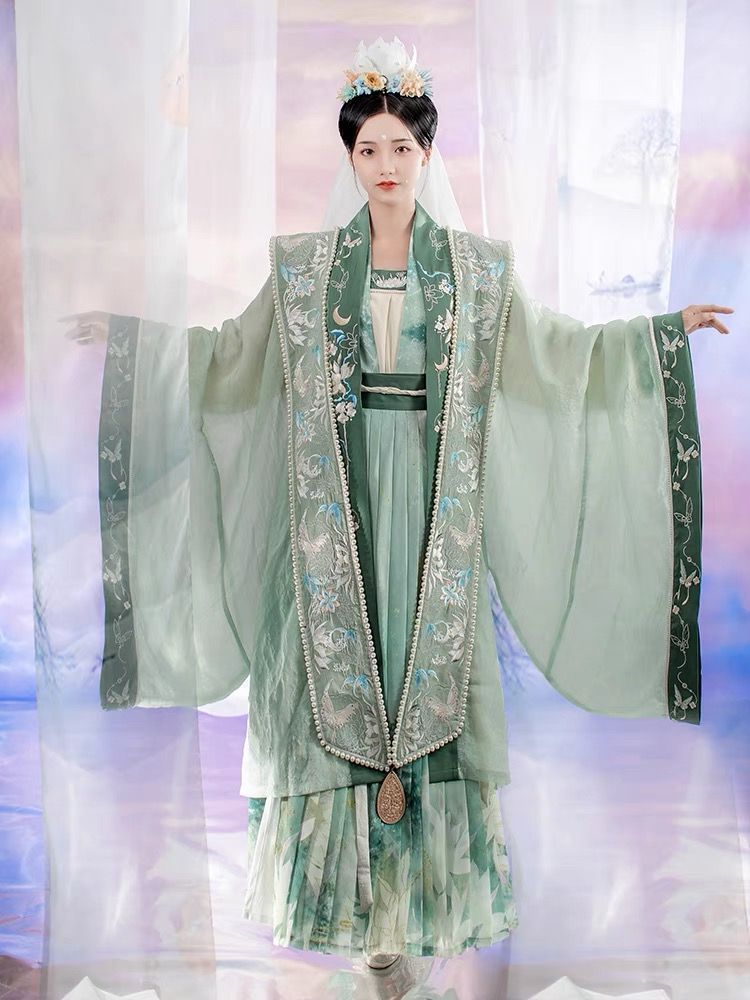 Summer Fashion:The Rise of New Chinese-Style Blouses with Horseface Skirts Summer Fashion:The Rise of New Chinese-Style Blouses with Horseface Skirts