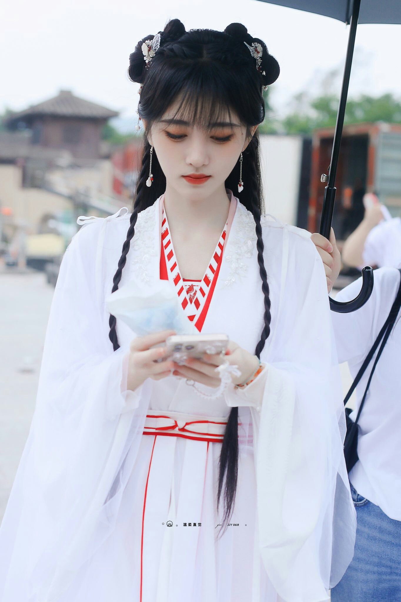 Autumn-Style Cheongsam with Three-Quarter Sleeves:Embracing Elegance in the Fall Autumn-Style Cheongsam with Three-Quarter Sleeves:Embracing Elegance in the Fall