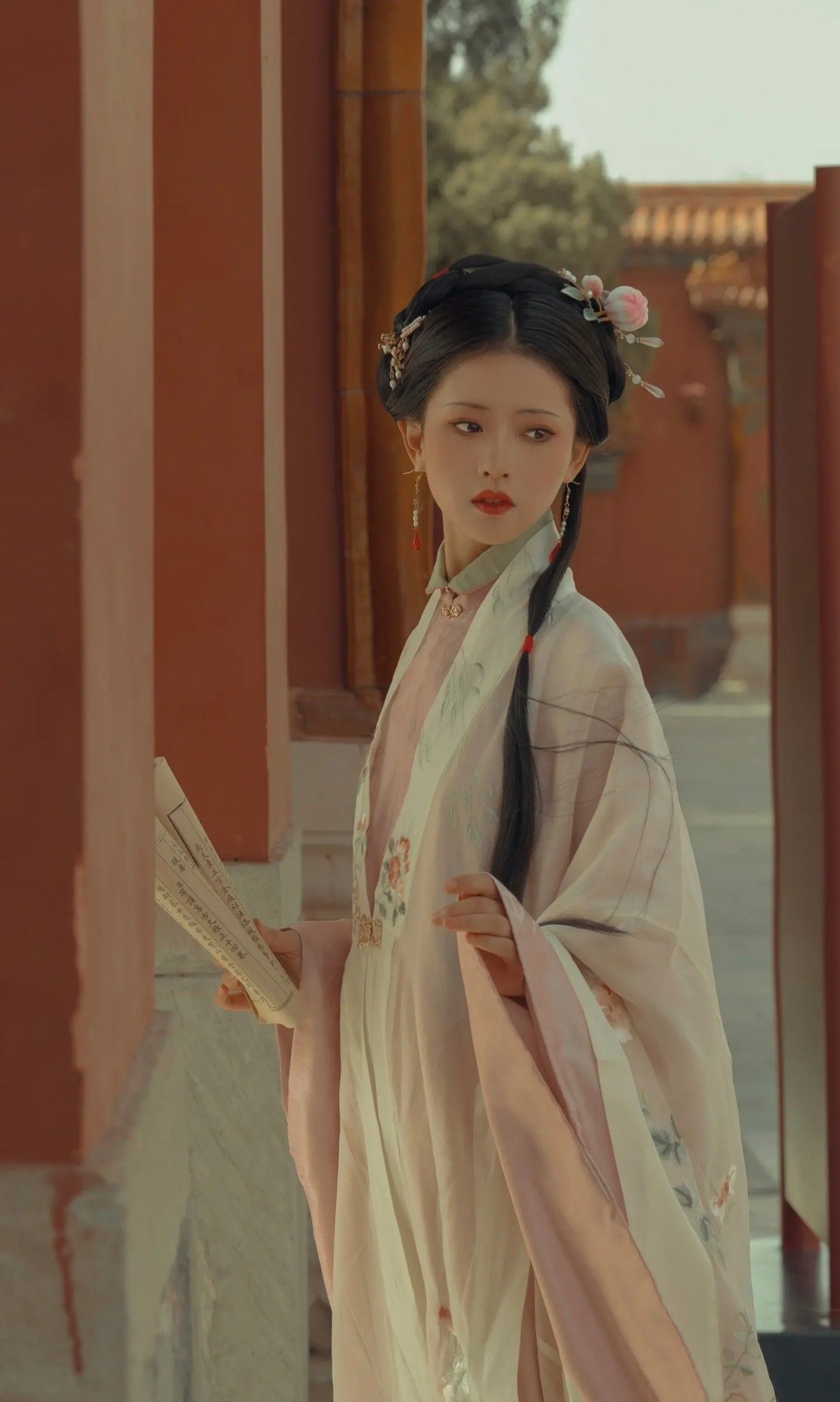 Chinese Childrens Hanfu Fashion:The Allure of Traditional Elegance for Girls of Middle Childhood Chinese Childrens Hanfu Fashion:The Allure of Traditional Elegance for Girls of Middle Childhood