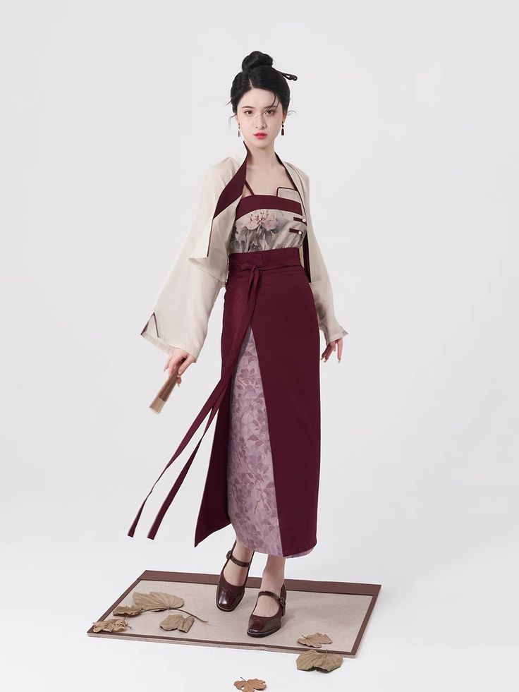 Silk Tang Suit Cheongsam:A Blend of Tradition and Elegance Silk Tang Suit Cheongsam:A Blend of Tradition and Elegance