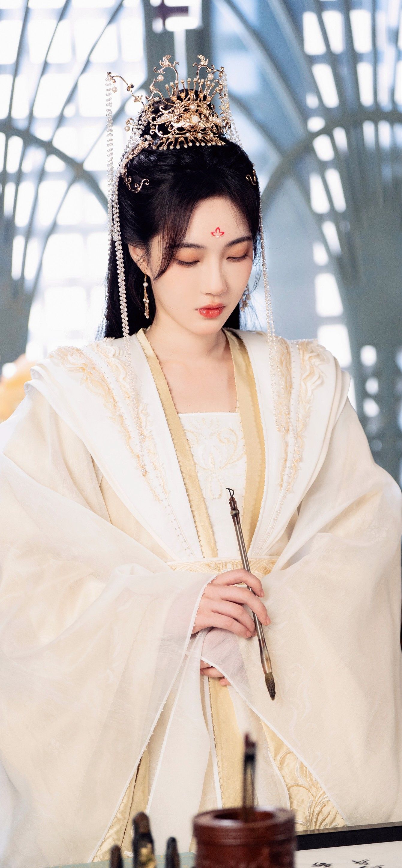 The Splendor of Traditional Chinese Clothing:Tang Zhuang and Hanfu