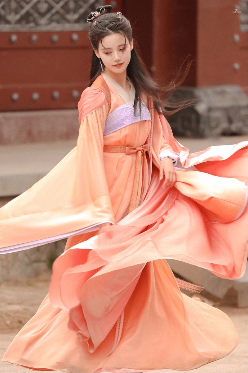 Unveiling Our New Collection of Brand-Name Cheongsam:A Blend of Tradition and Modern Elegance Unveiling Our New Collection of Brand-Name Cheongsam:A Blend of Tradition and Modern Elegance
